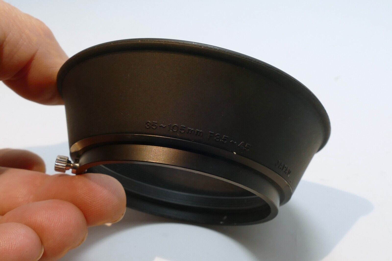 55mm Olympus OM 35-105mm f3.5-4.5 lens hood shade - OEM Genuine fits 24mm f2.0