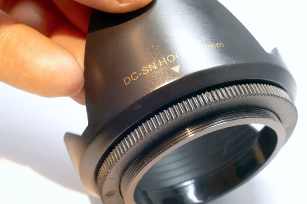 52mm Petal Lens hood shade threaded screw in for 18-55mm