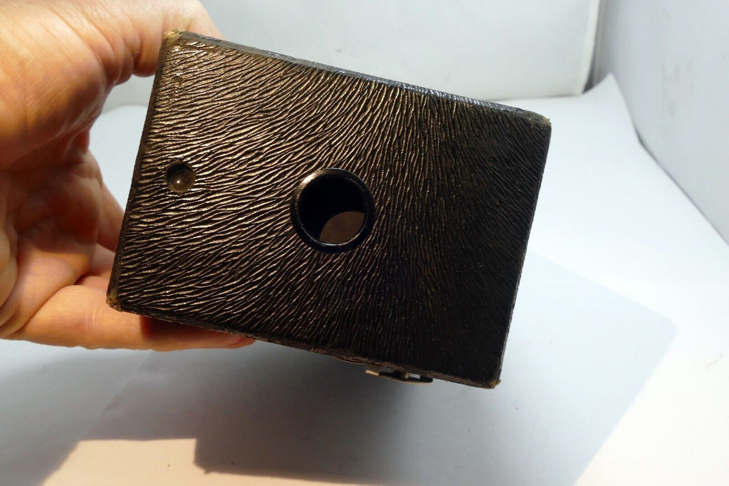 EASTMAN KODAK CARTRIDGE HAWK-EYE NO. 2 MODEL C BOX CAMERA