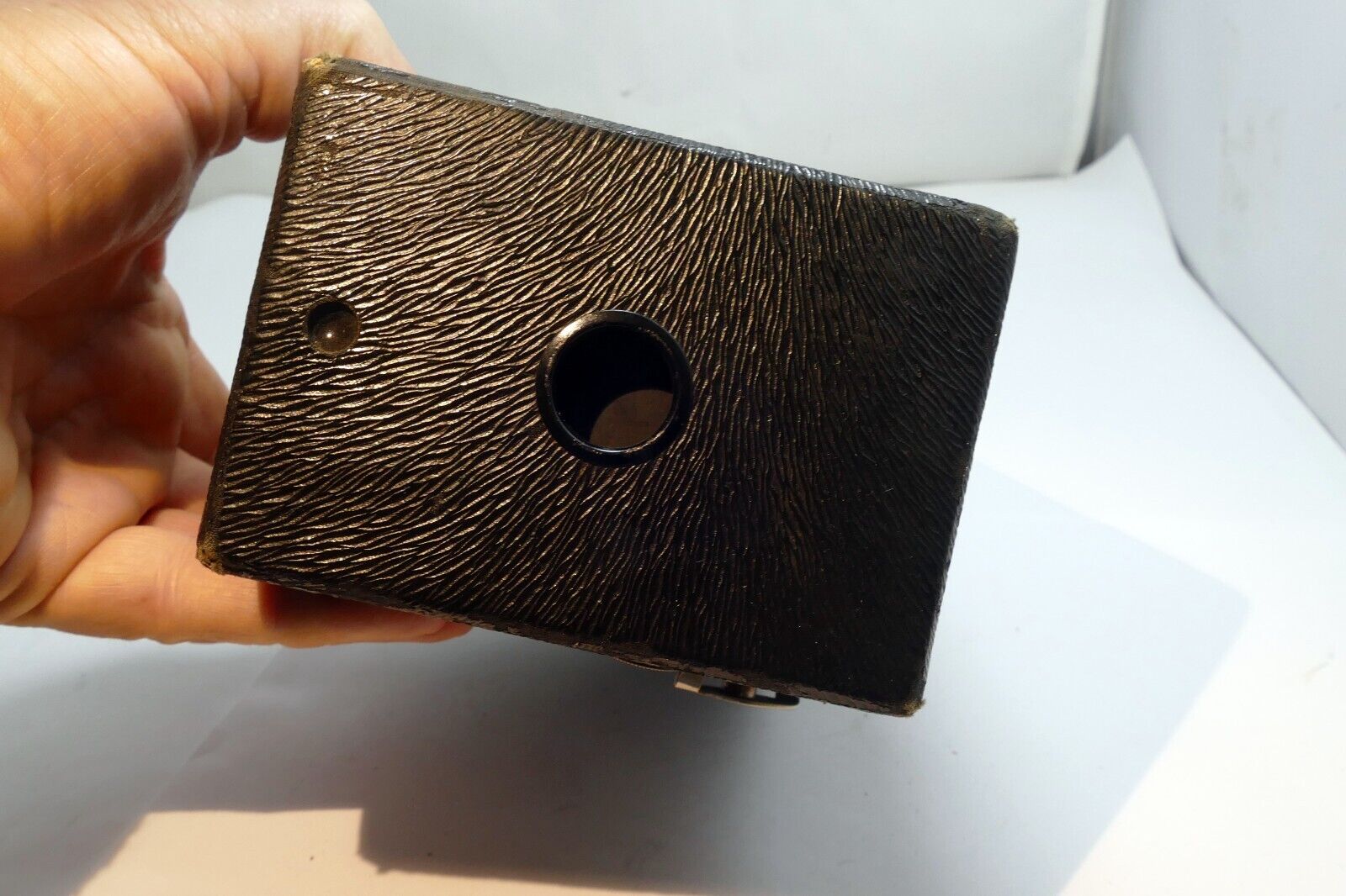 EASTMAN KODAK CARTRIDGE HAWK-EYE NO. 2 MODEL C BOX CAMERA