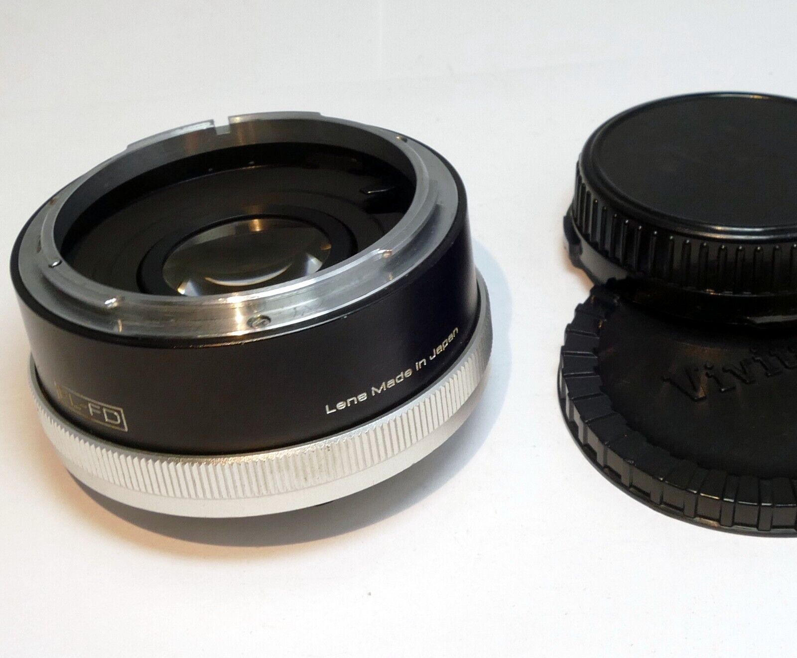 Vivitar Multi-Coated 2X Lens teleconverter for FD Canon mount manual focus lens