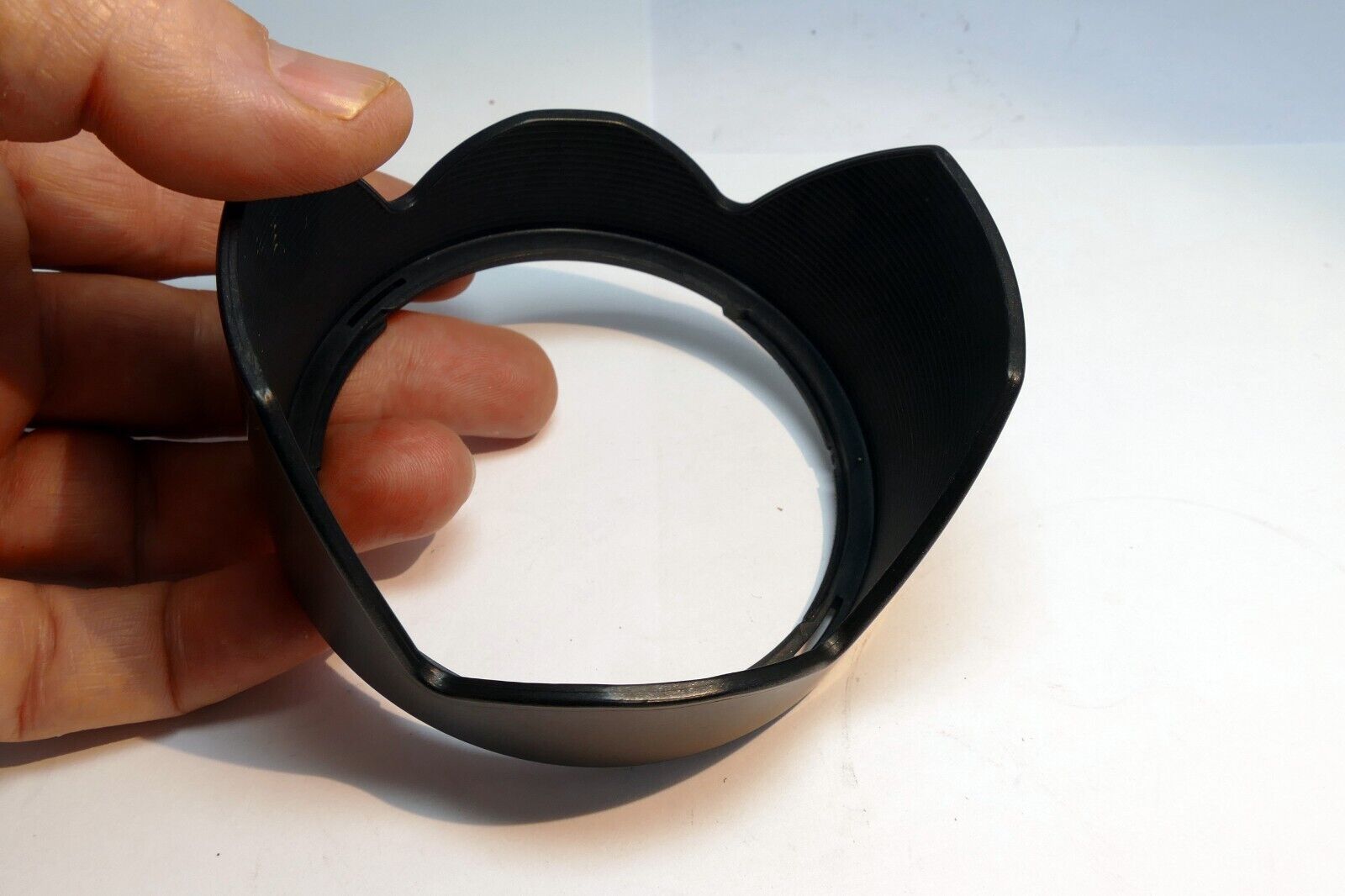 Tamron D5FH Lens Hood Shade for 72mm rim AF  28-200mm f3.8-5.6 LD (171D, 571D)