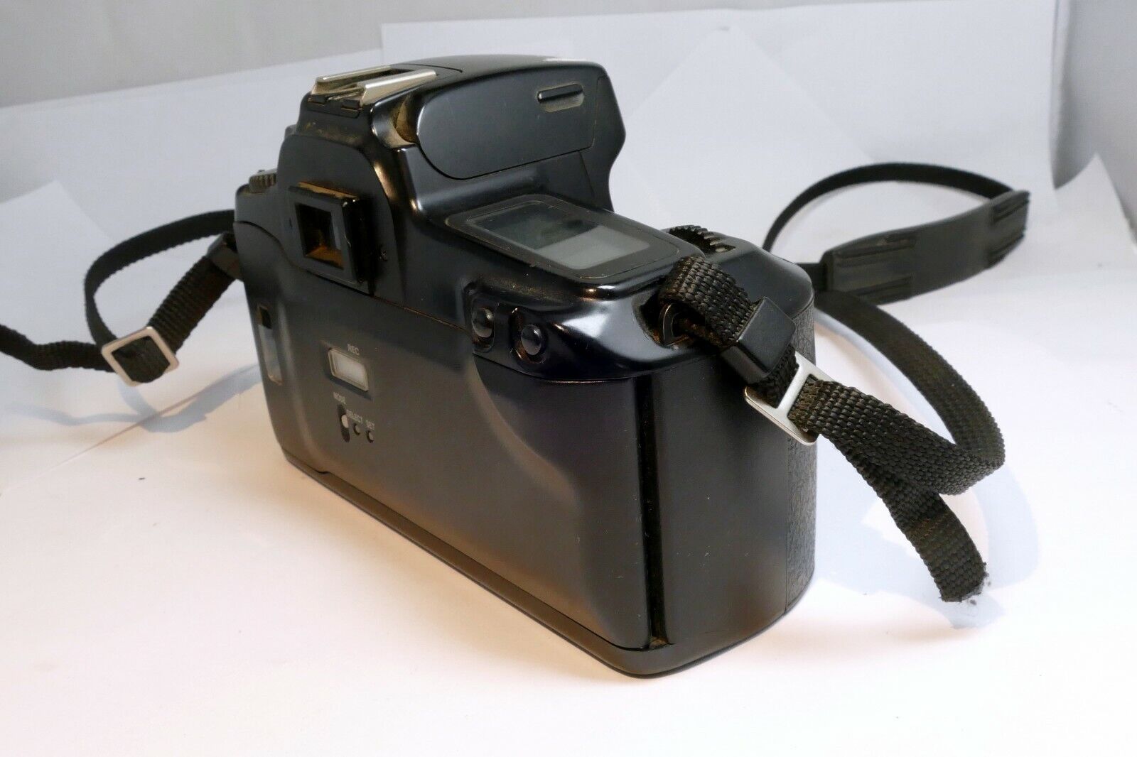 Canon EOS REBEL S EF SLR Film Camera Body Only - tested works good