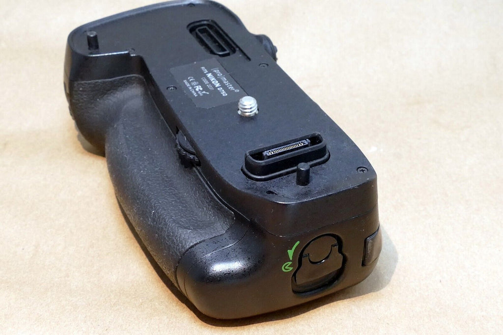 Promaster D750 Grip New in Box