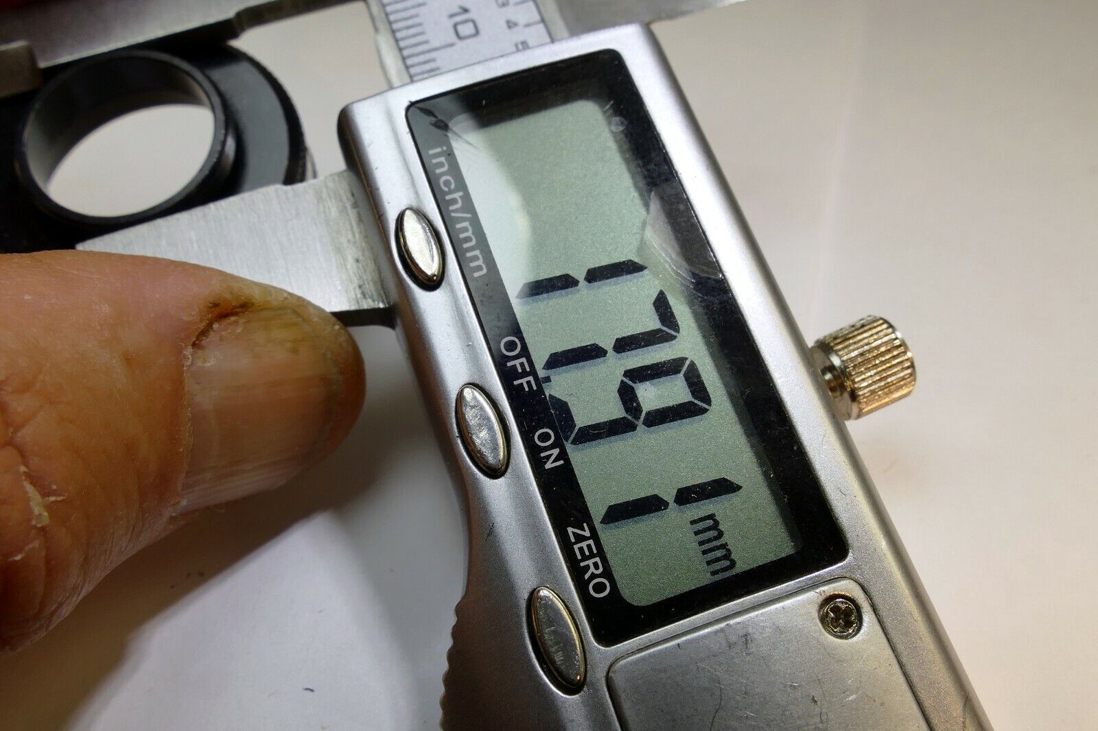 Ednalite T series IV 4 Filter holder  w/ retaining ring 18mm screw in type