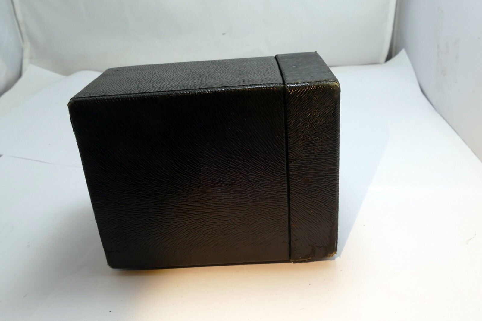 EASTMAN KODAK CARTRIDGE HAWK-EYE NO. 2 MODEL C BOX CAMERA