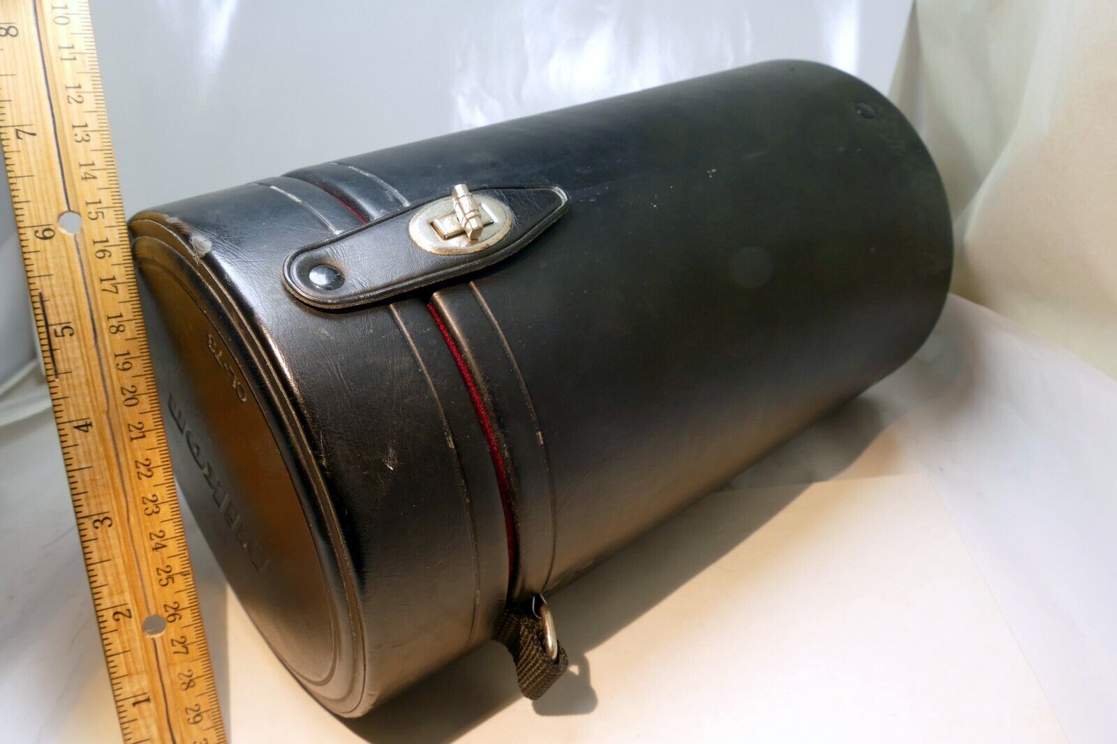 Nikon CL-73 Lens Hard Case with strap 80-200mm f2.8 AF-S  Nikkor fits 70-200mm