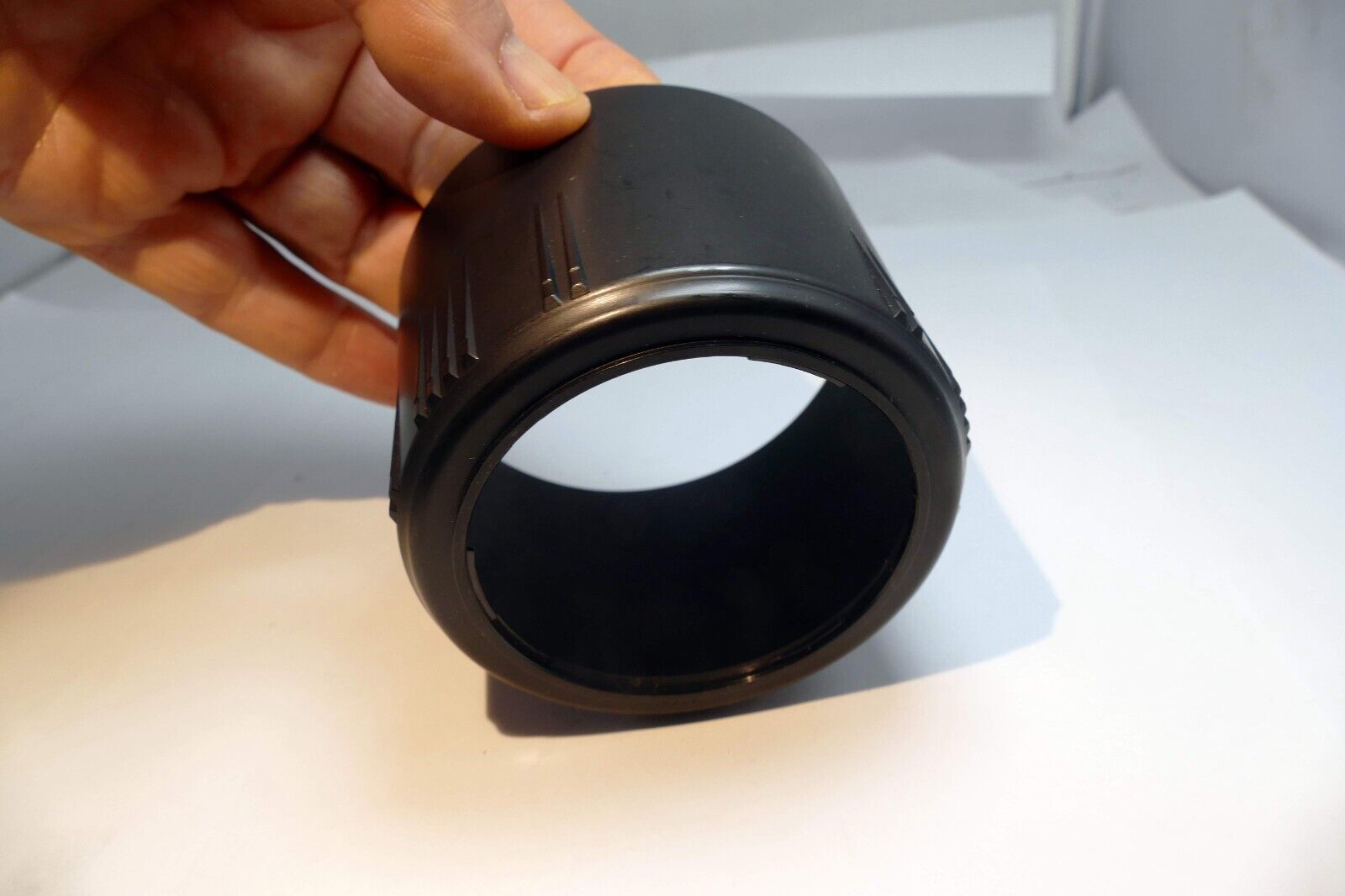 Sigma LH  635-01 Lens Hood Shade twist on for 70-300mm f4-5.6 APO DL Macro