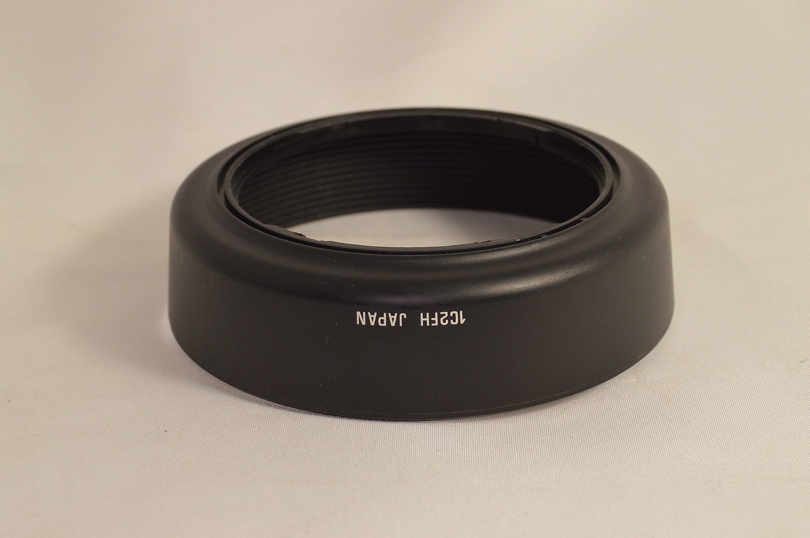 Tamron 1C2FH Plastic Lens Hood for 28-80mm f3.5-5.6 AF zoom  O108047