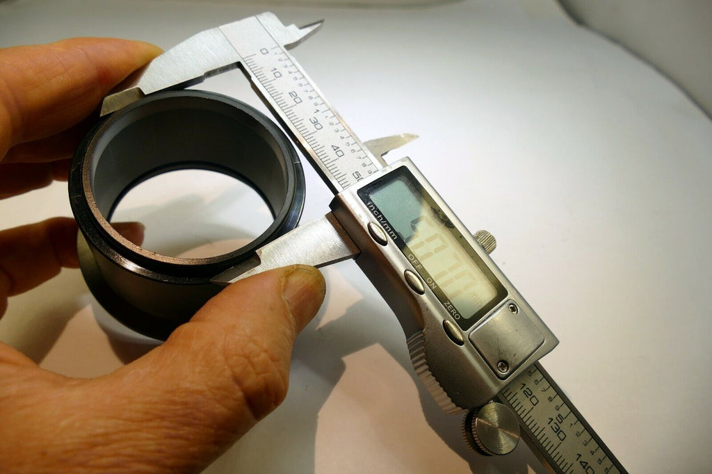 51mm Plastic screw in type (male threads) Lens hood / shade adapter