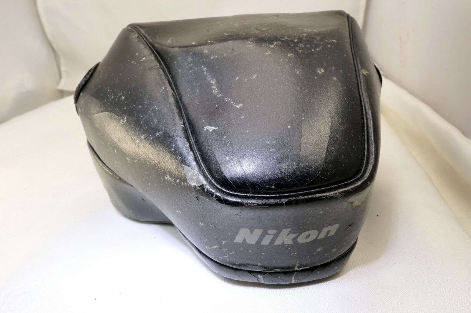 CF-37 Nikon ever ready case for Nikon AF N4004 cameras Genuine (poor condition)