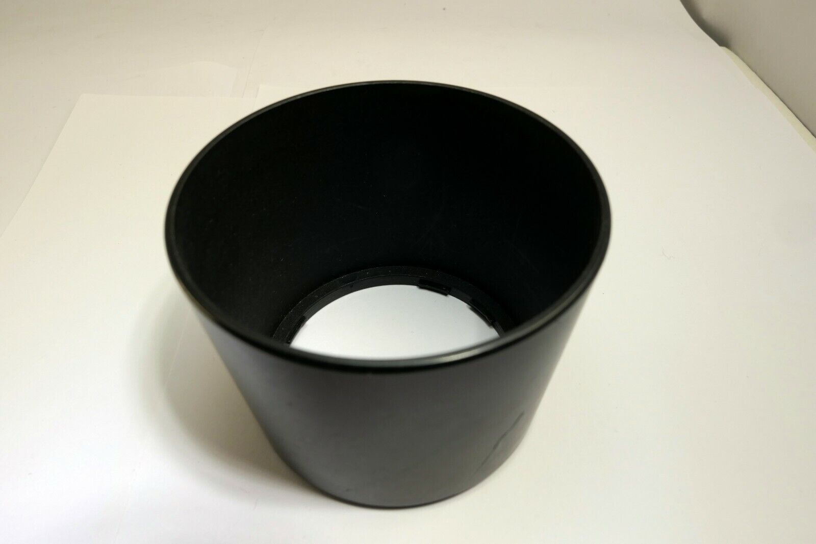 Lens Hood Shade 59mm ID unknown brand twist on type Telephoto