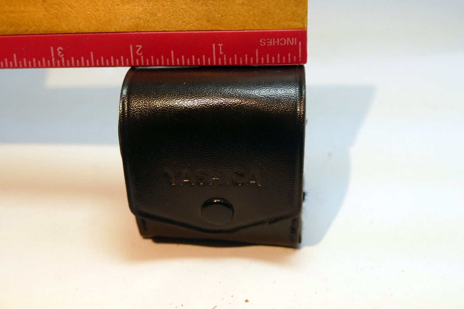 YASHICA small Leather Case for 80mm lens hood