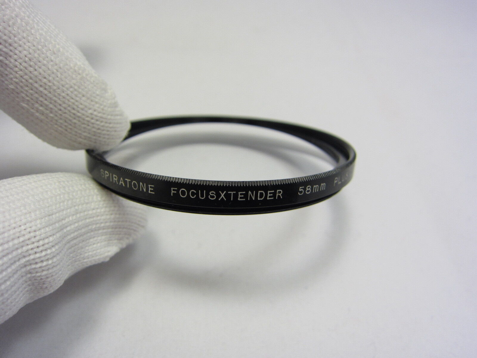 Spiratone SKY-1A 40.5mm lens Filter Made in USA (scratched) 6420029