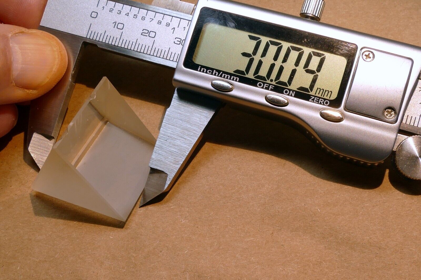 26mm Optical glass right angle prism 90 degree total reflection measurement