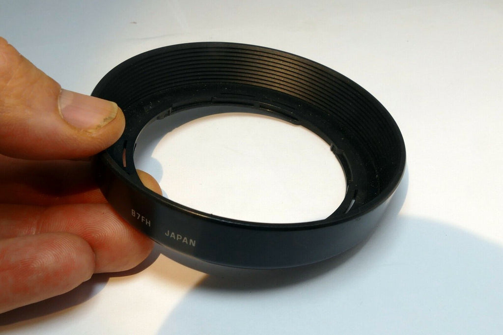 Tamron B7FH plastic Lens Hood Japan for 24-70mm f3.3-5.6 AF zoom 62mm rim