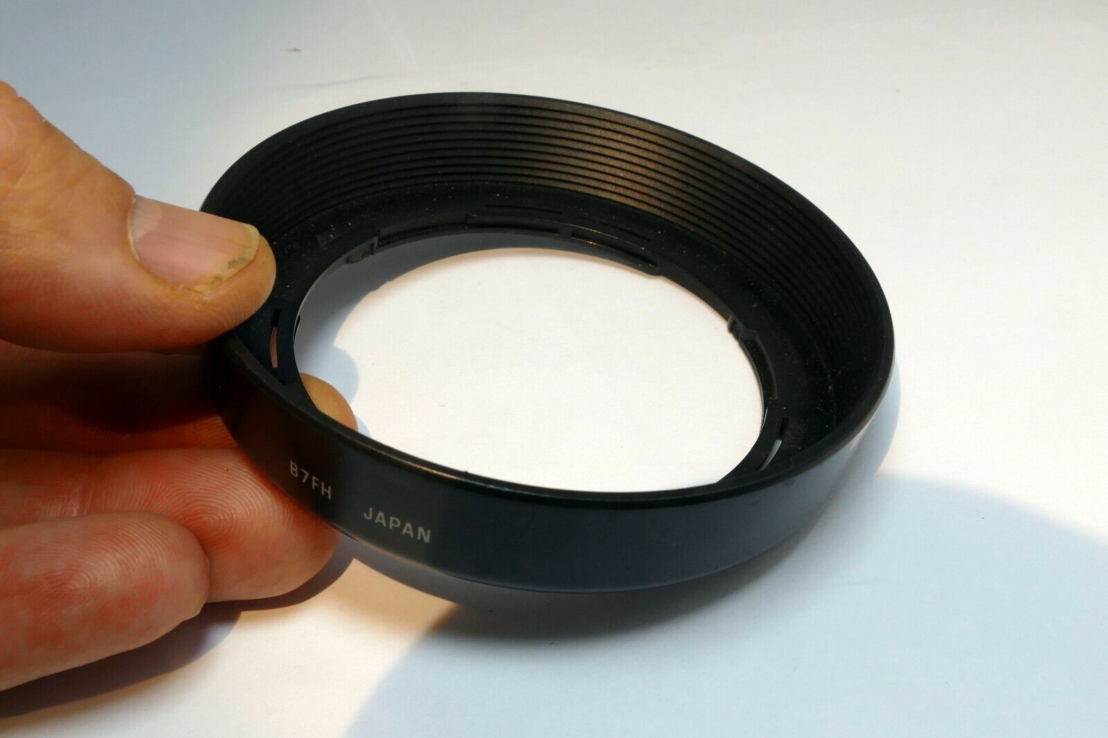 Tamron B7FH plastic Lens Hood Japan for 24-70mm f3.3-5.6 AF zoom 62mm rim