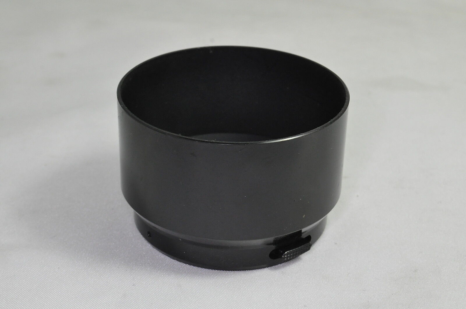 52mm Clip on Type Plastic Lens Hood for 85mm 105mm Telephoto prime 5310034