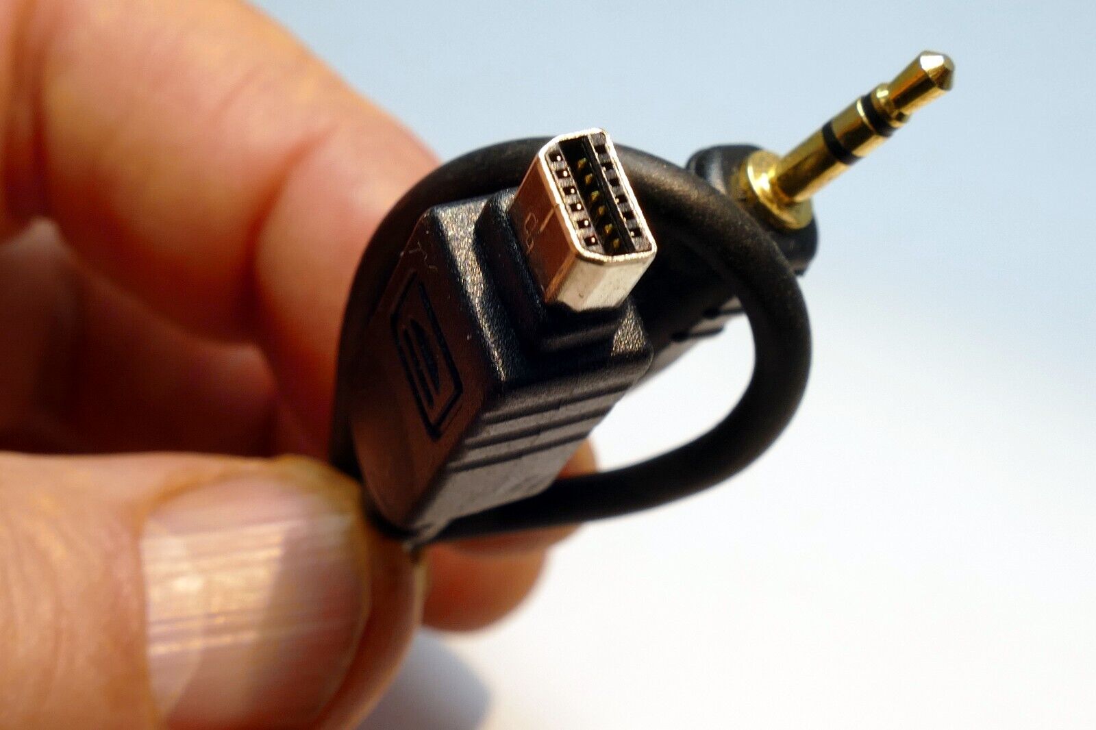 Camera 2.5mm TRS  Male to USB Male cable  for camera  1 foot long audio