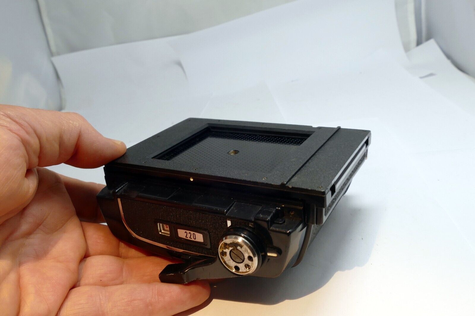 Mamiya Rb 67 6X7 PRO S Camera Late 220 Film Back - AS IS stuck - PARTS REPAIR