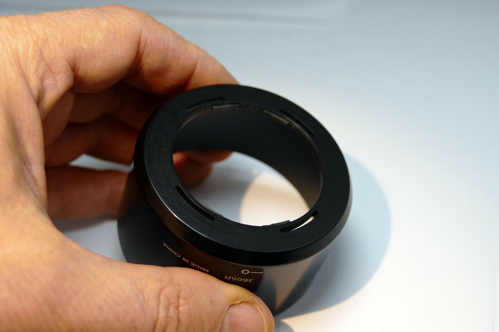 3605R Lens Hood Shade 43mm twist on type