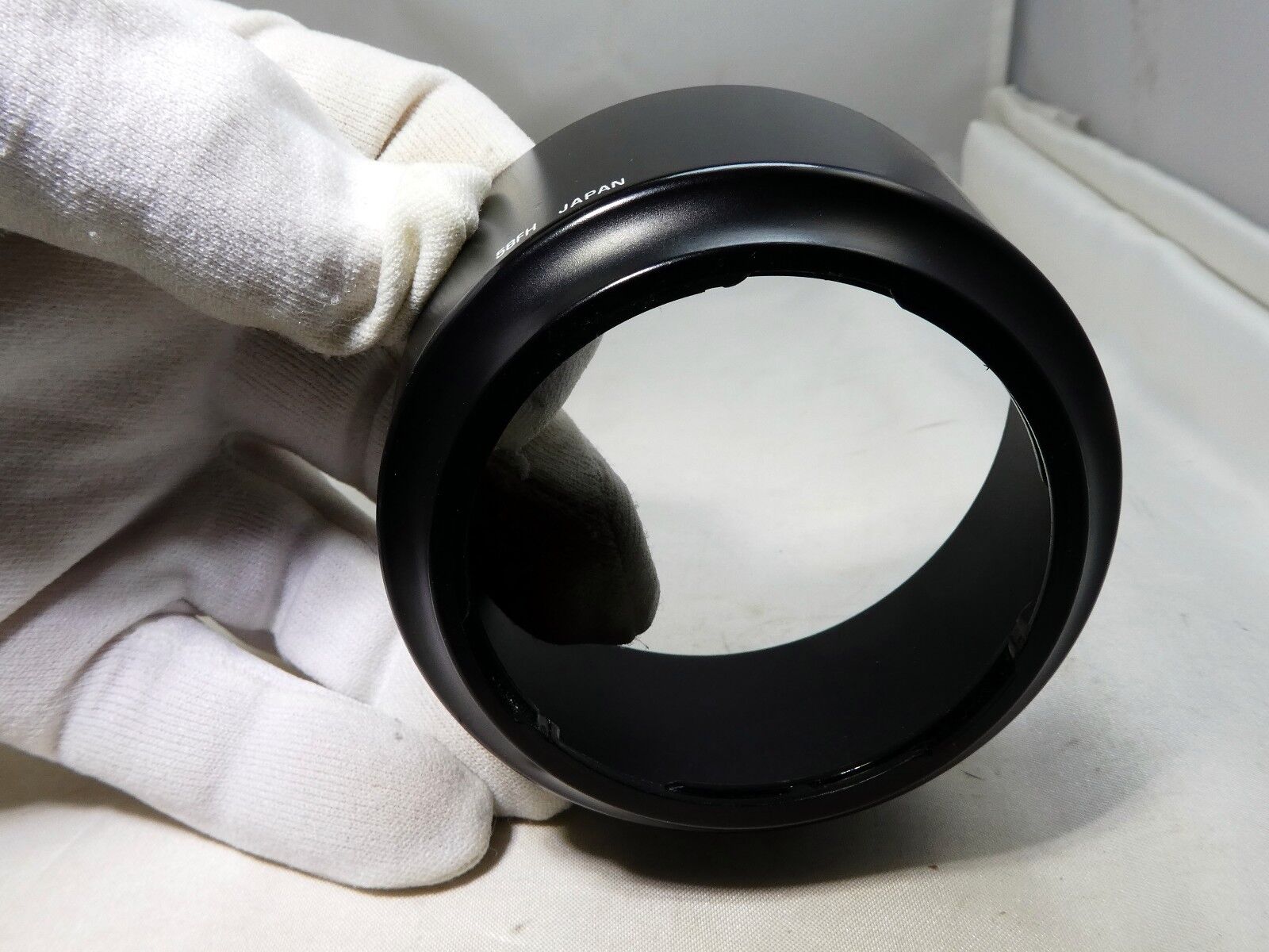 Tamron B4FH Lens Hood Shade for 70-300mm f4-5.6 AF telephoto zoom with 58mm rim