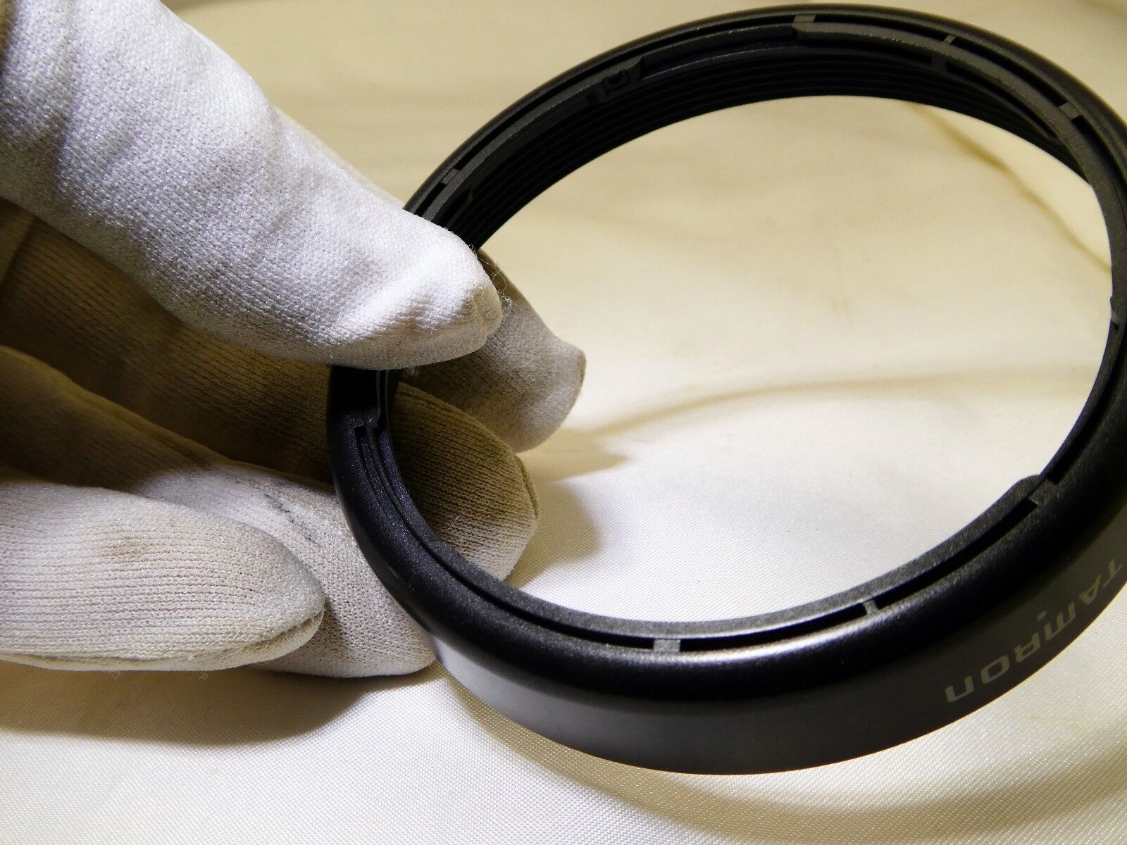 Tamron 85FH  Lens Hood twist on type Genuine OEM