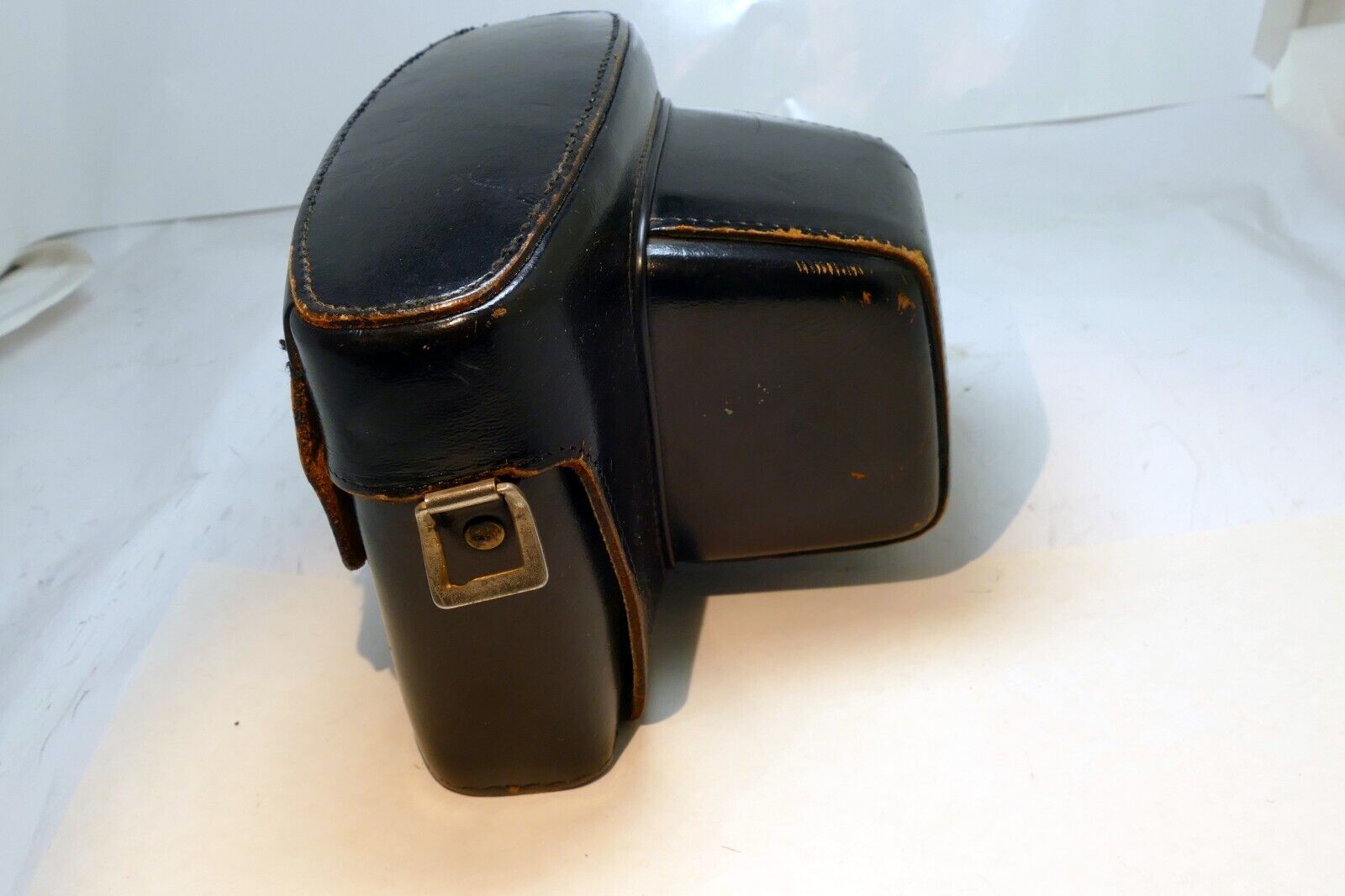 Leica Wetzlar Leather Camera Case  for Leica R R2 - missing tripod screw