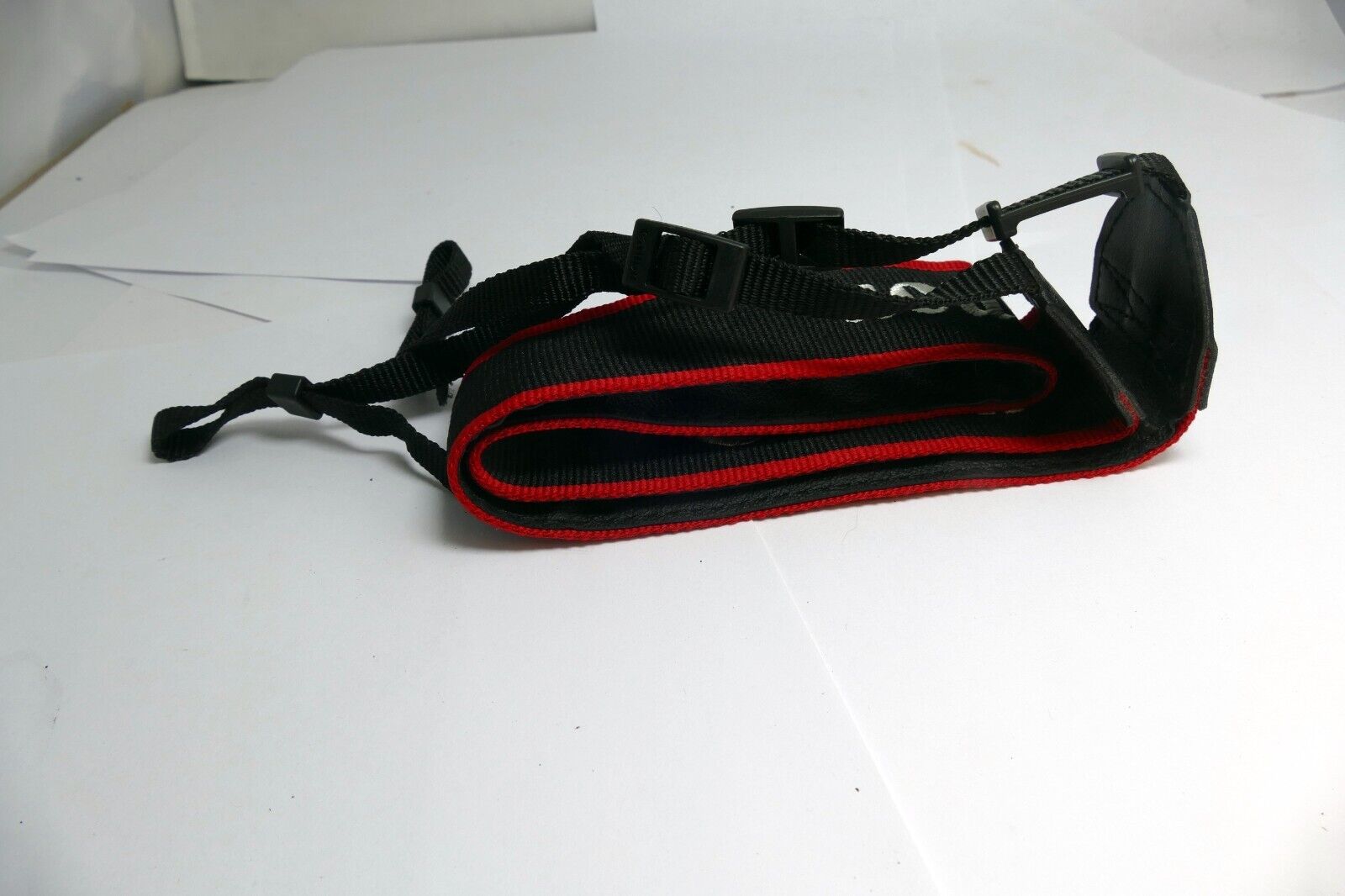 Canon EOS 60D Digital Camera Neck Shoulder Strap Black-Red - Genuine MINT