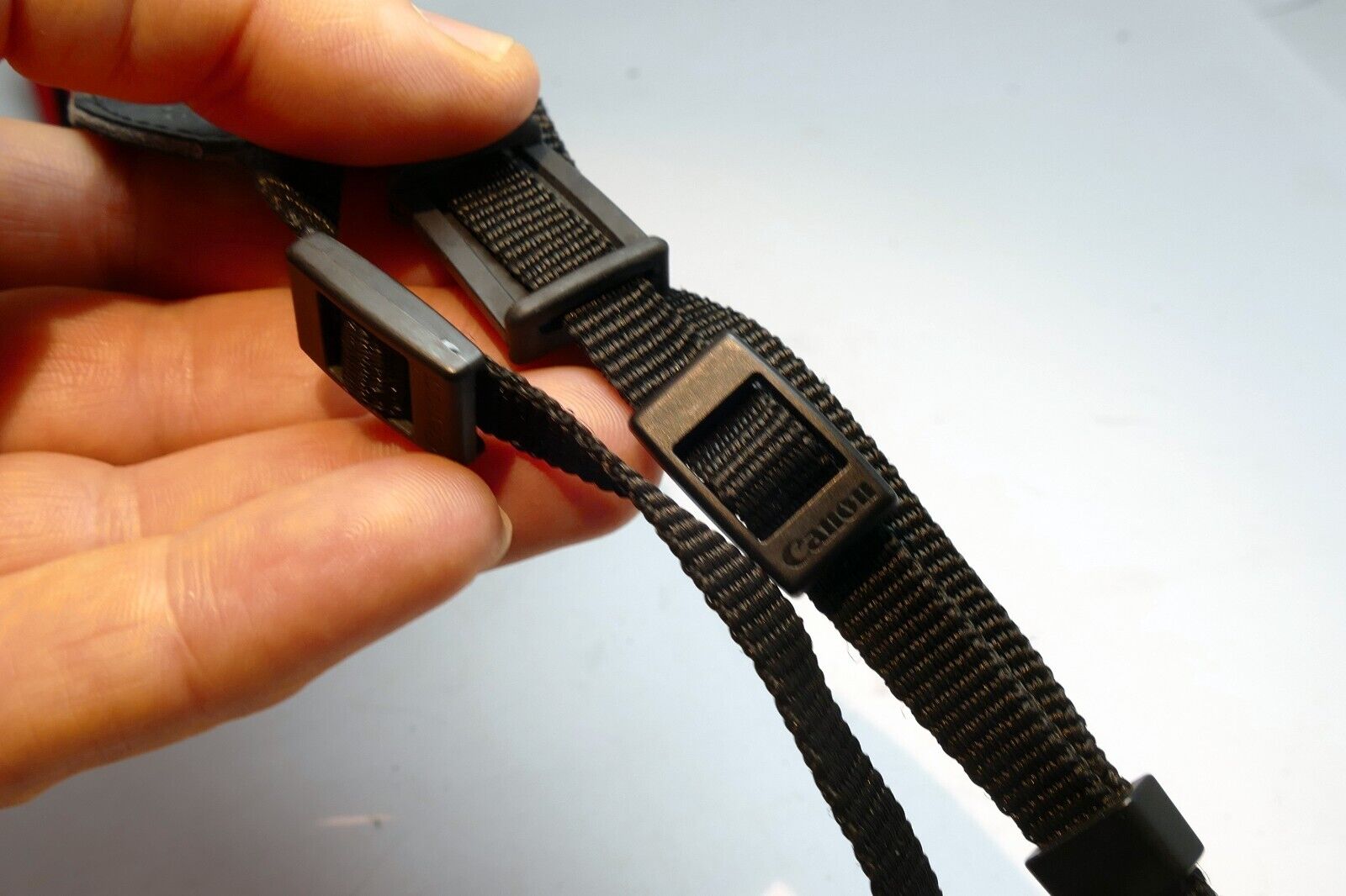 Canon EOS 50D Digital Camera Neck Shoulder Strap Black-Red - Genuine OEM