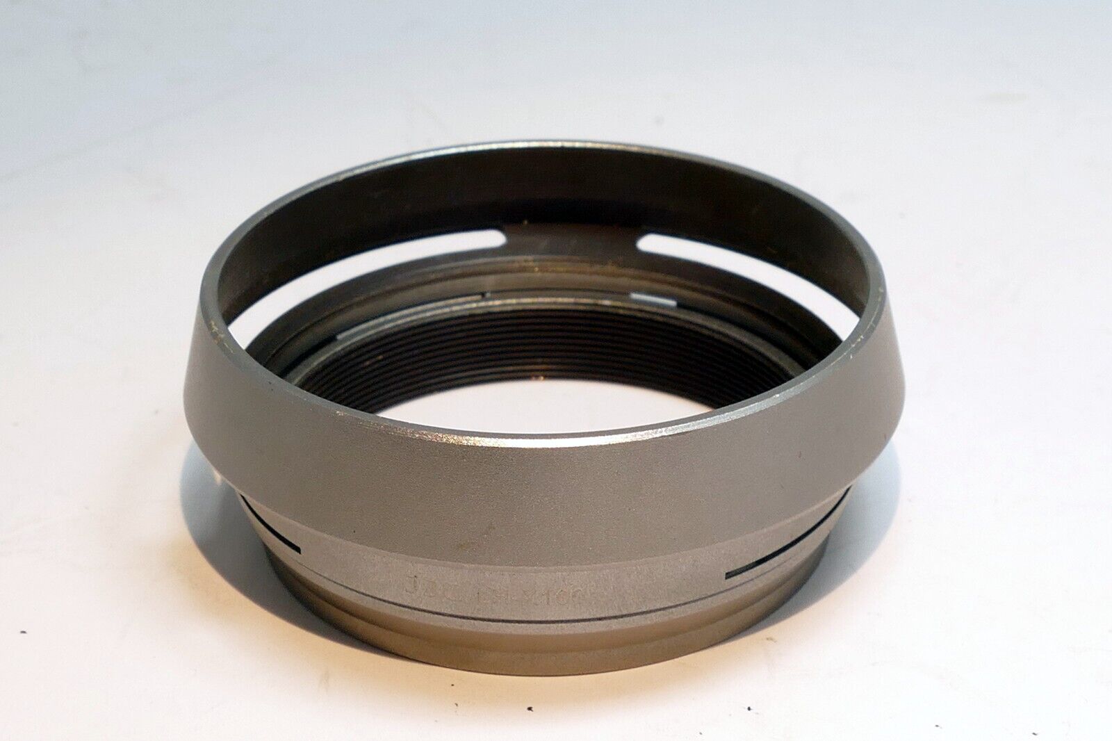 JJC LH-X100 Metal round Bayonet Hood Shade for Fujinon X100 camera lens Gray