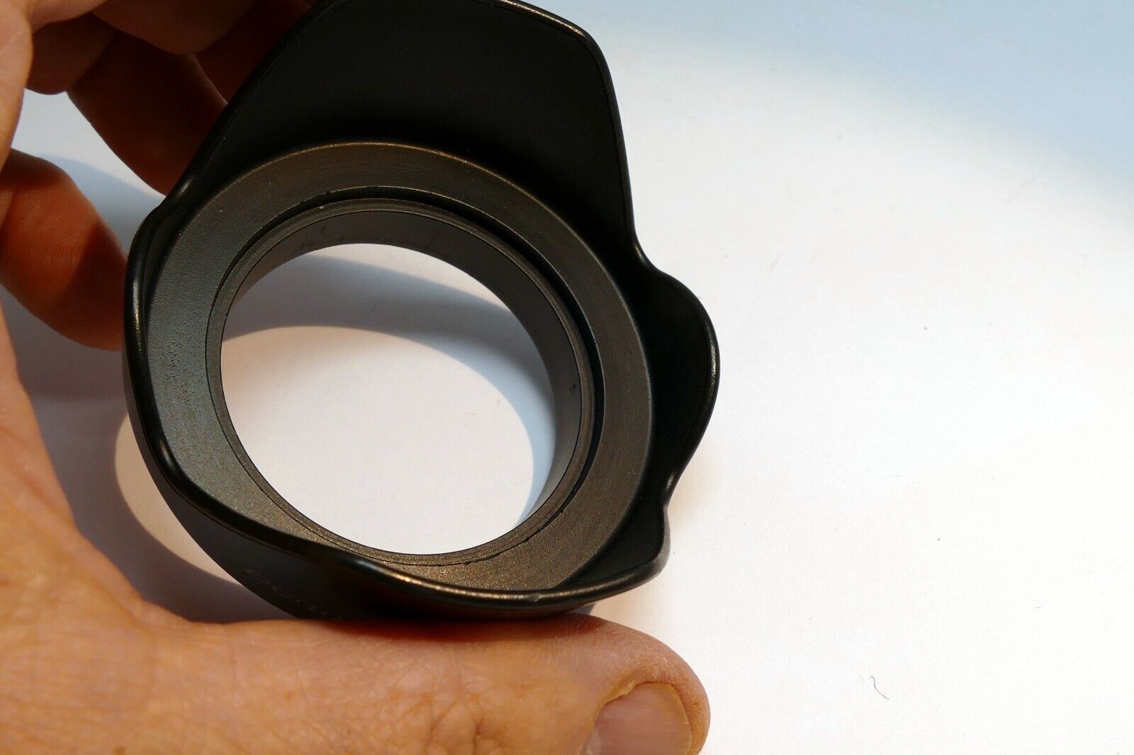 49mm plastic Lens Hood Shade  threaded (missing locking ring) - works