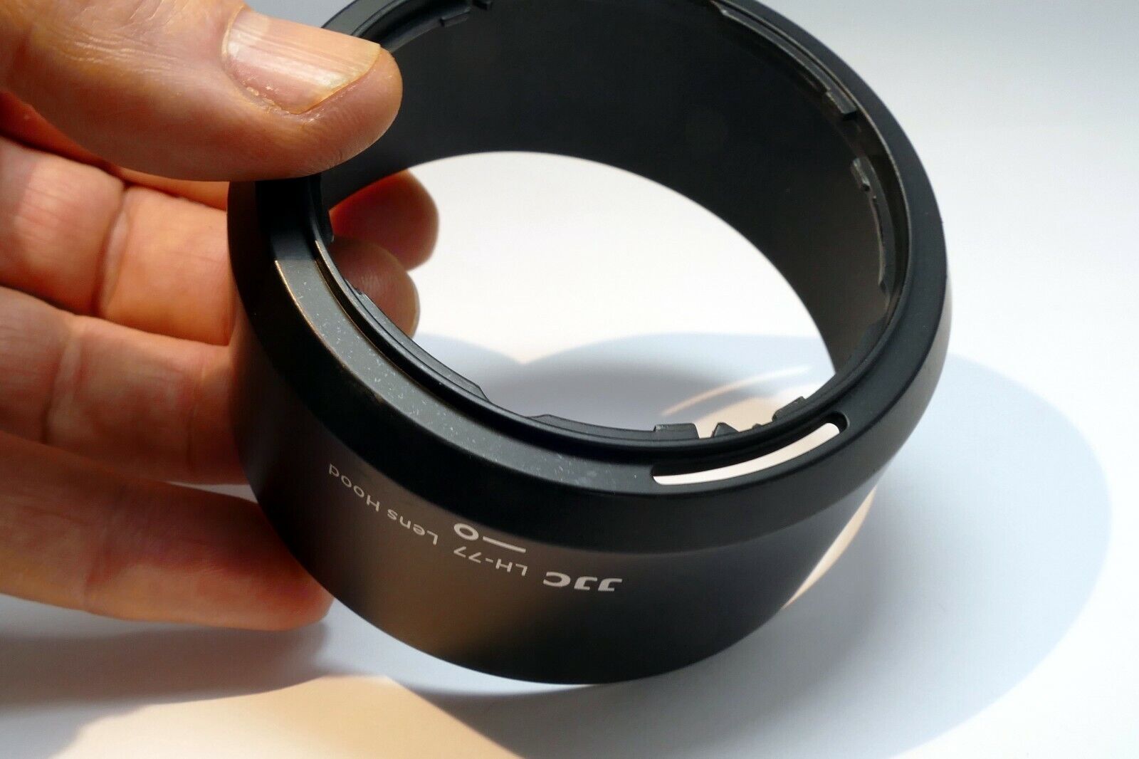 HB-77 Bayonet Lens Hood Shade  Nikon AF-P DX NIKKOR 70-300mm f4.5-6.3G