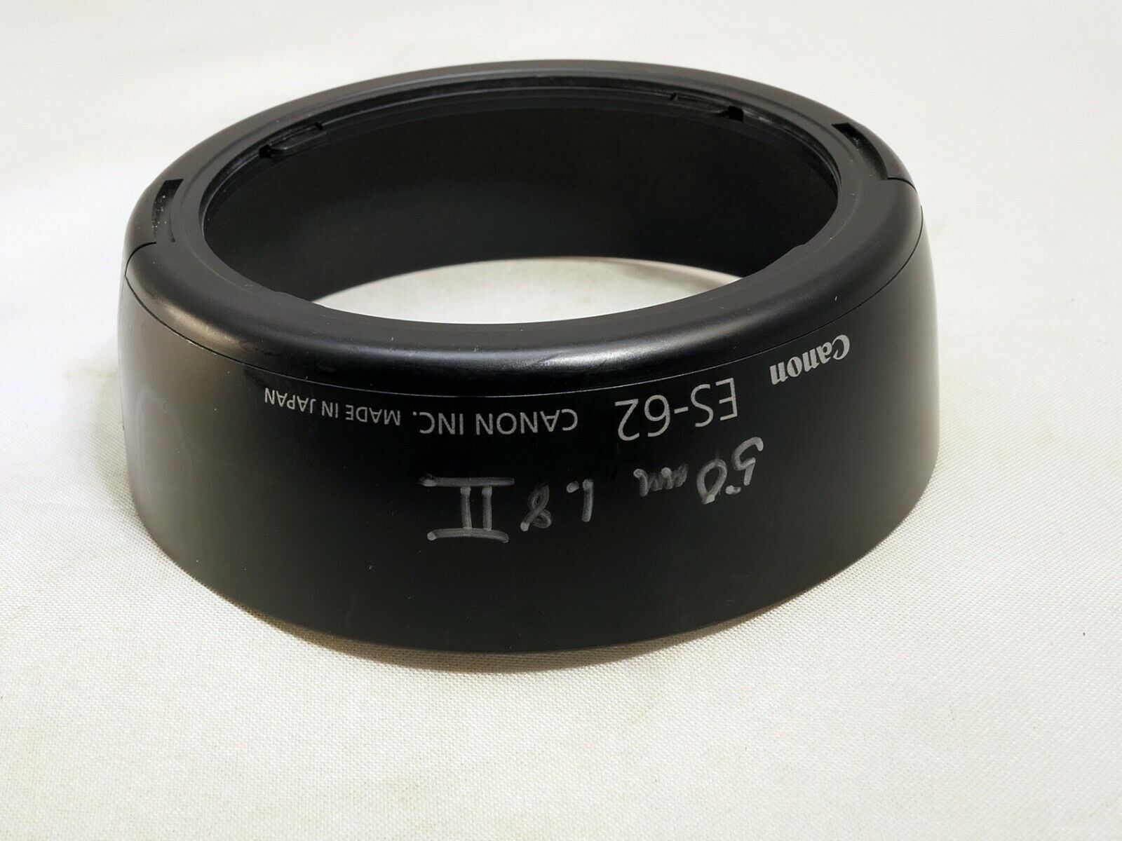 ES-62 52mm Plastic Lens hood for Canon 50mm f1.8 EF II Lenses clip on type