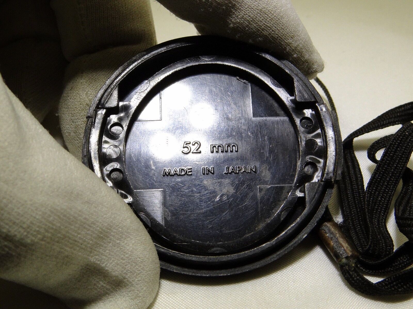 Quantaray 52mm Lens Front Cap with keeper string