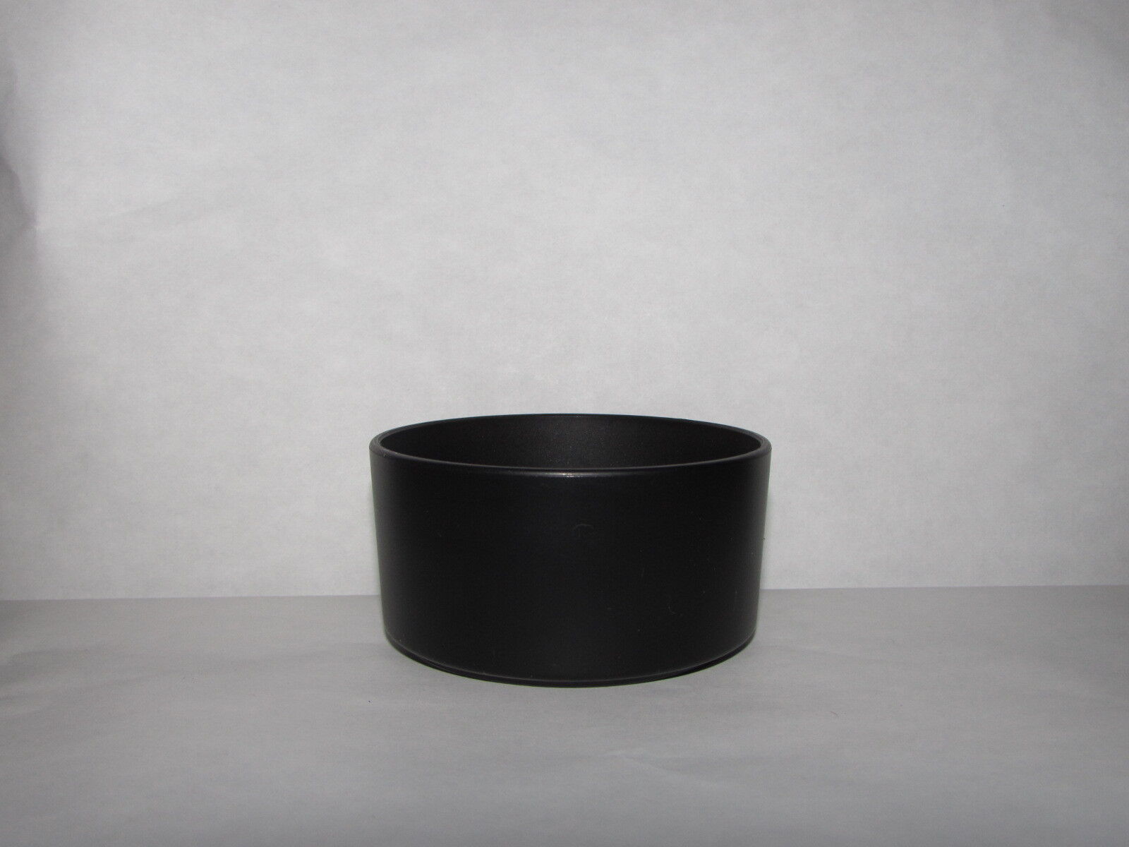 60.5mm ID Lens Hood Twist on Type (uniknown brand)  B20430