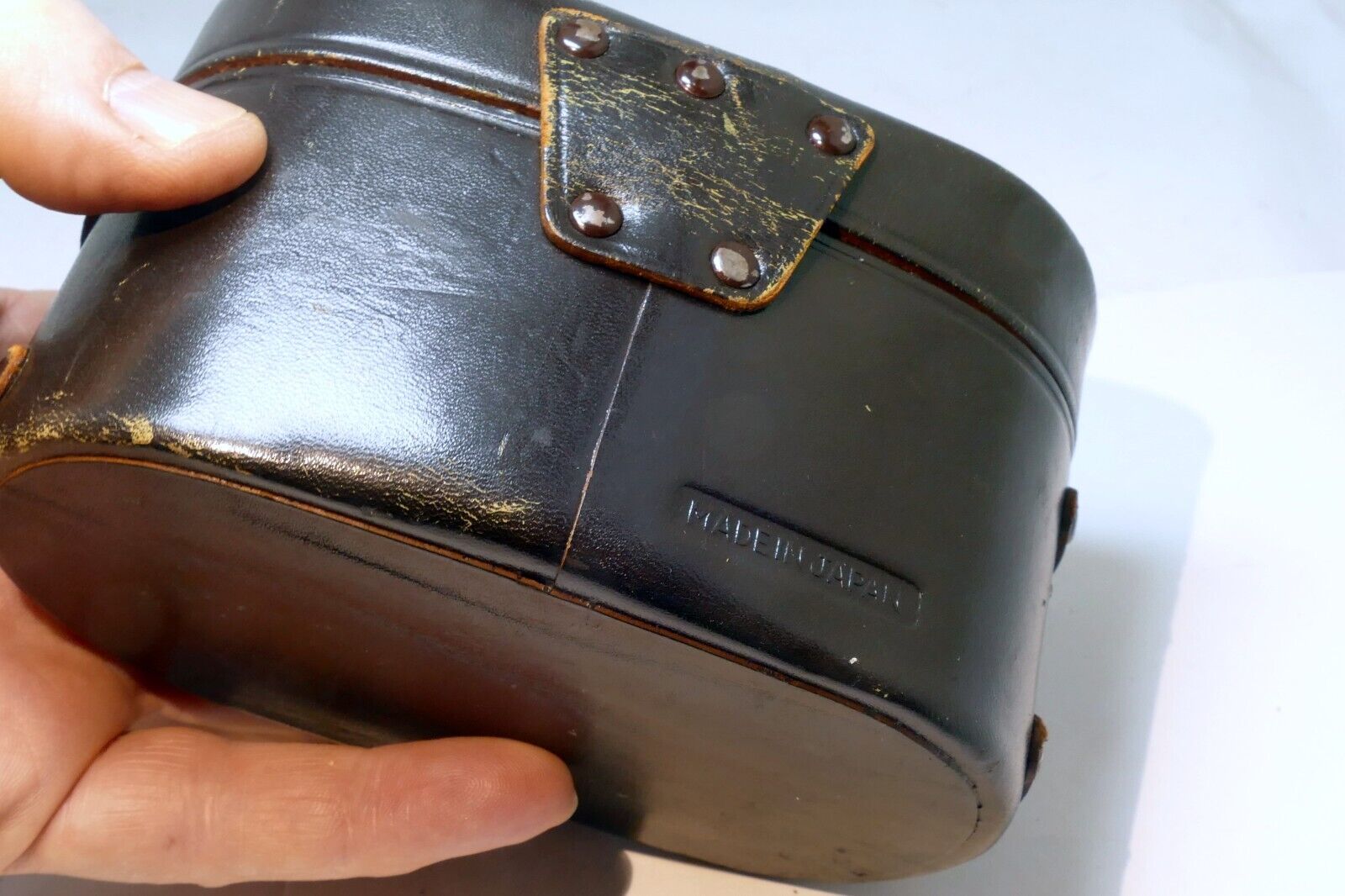 Mamiya Leather case for Sekor 135mm f4.5 TLR hard case (fits 80mm f2.8) lens