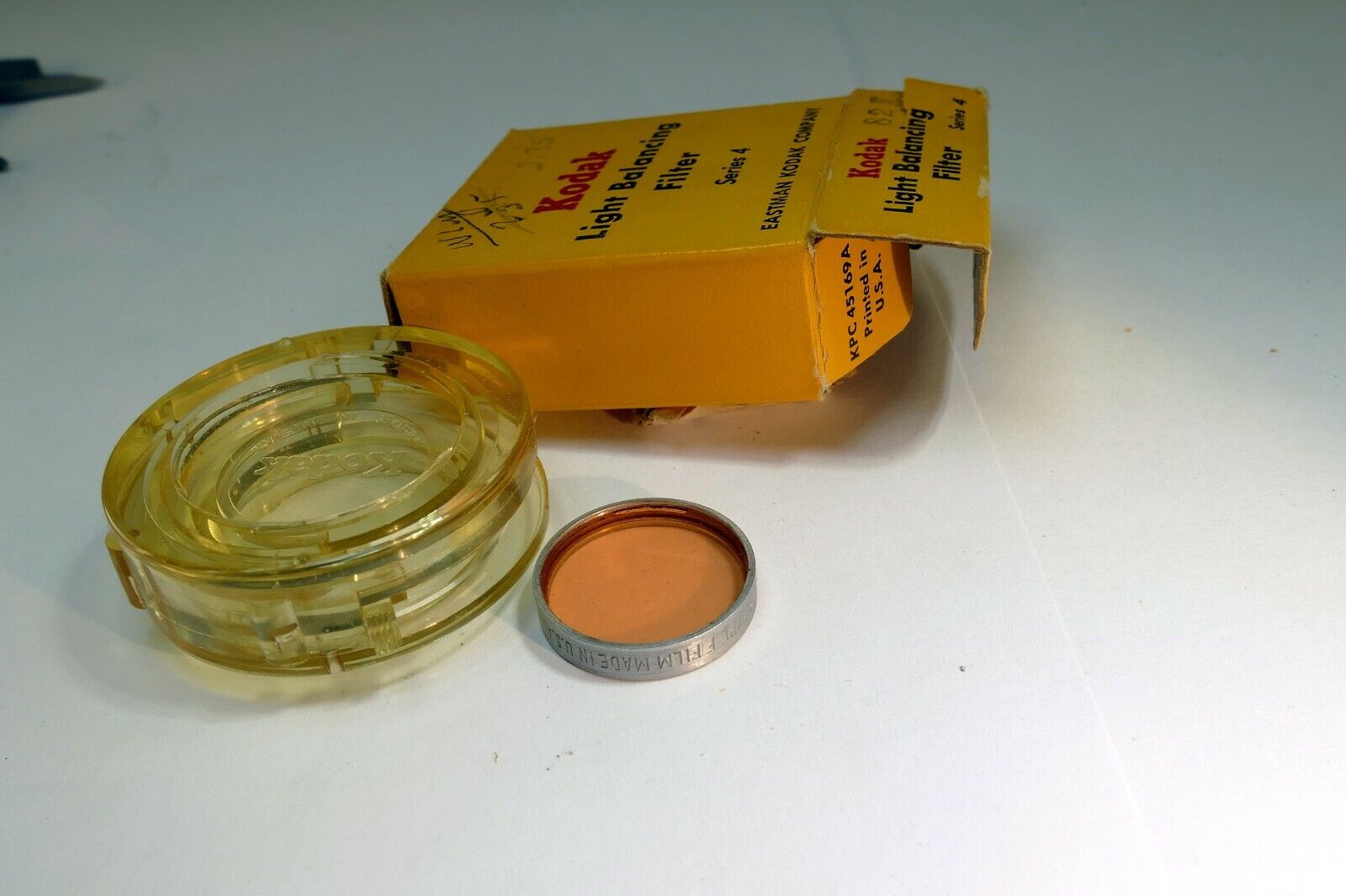 KODAK Lens Filter Series IV 4 drop in type Daylight 82A warming