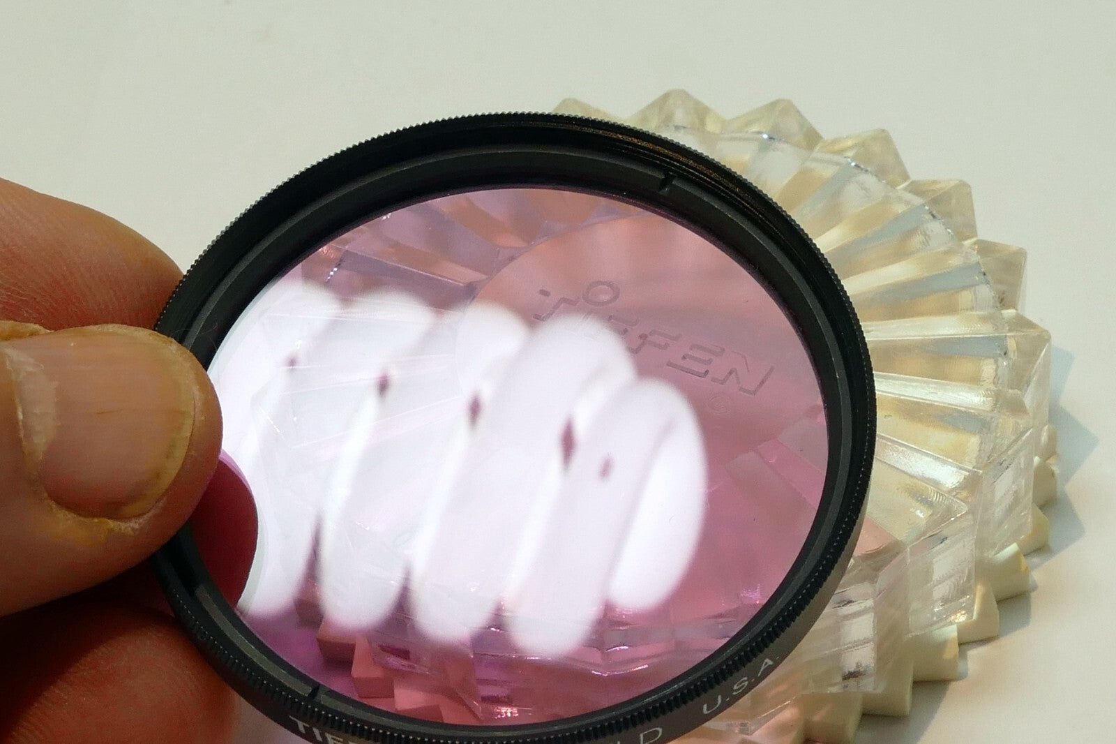 Tiffen Lens Filter 52mm FLD made in USA Fluorescent for Daylight Film - mint