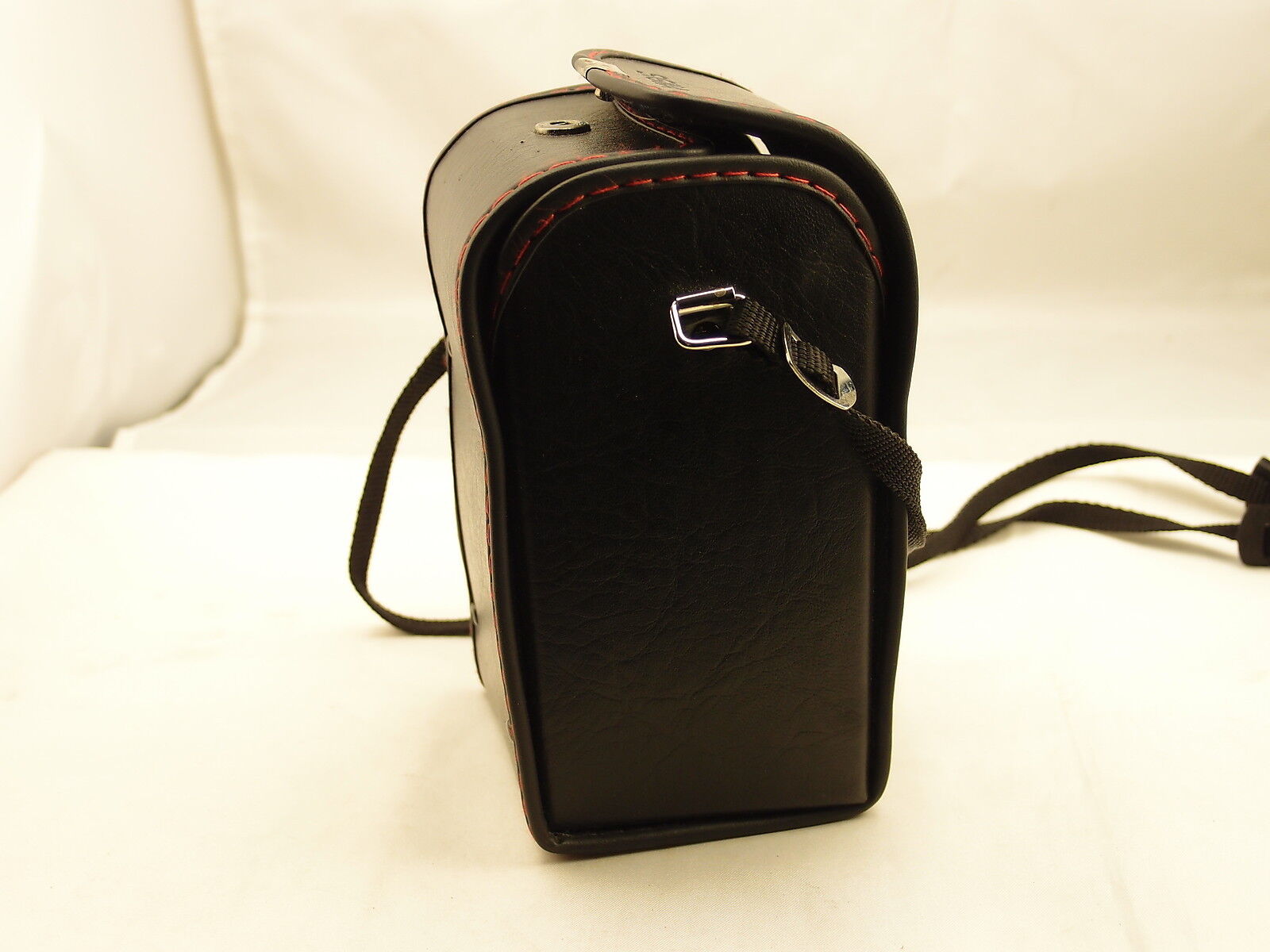 NC-05 Sigma Hard Camera Lens Case Cover With Strap for 18-200mm