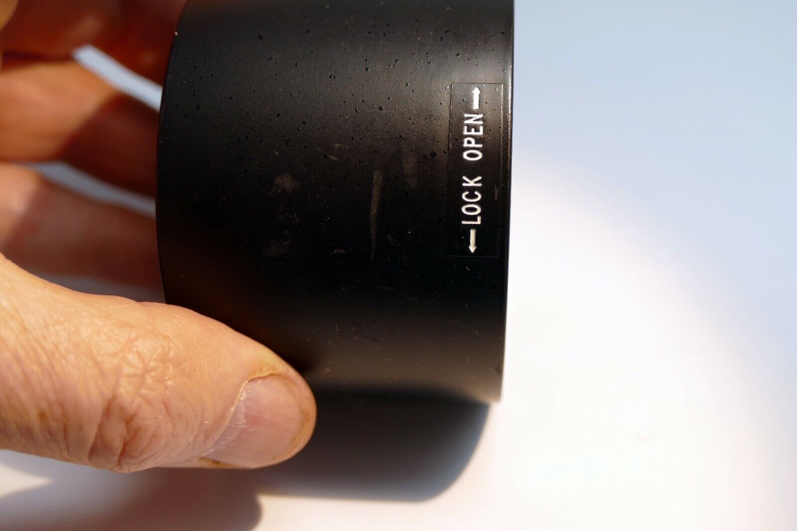 59mm ID Twist on type Metal Lens Hood unknown brand