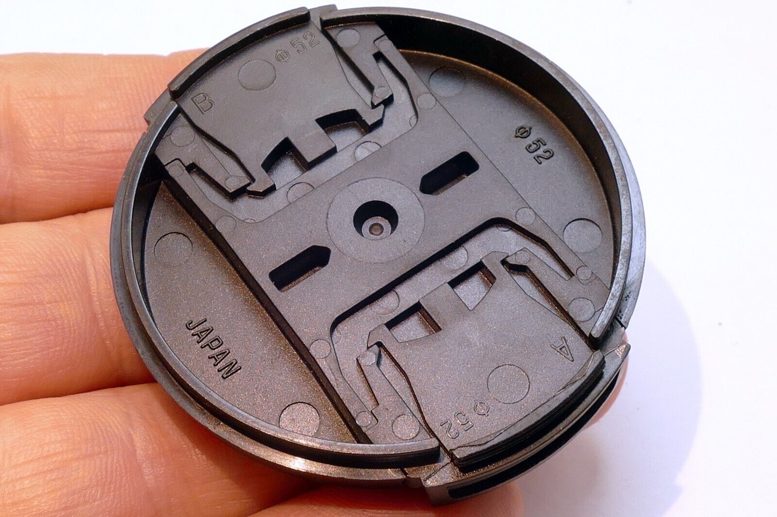 52mm front lens cap for  Tamron 14-150mm f/3.5-5.8 Di