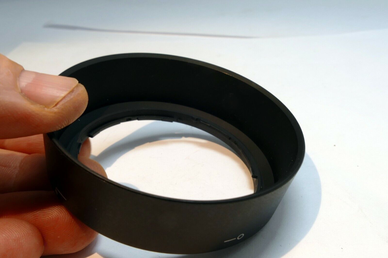 Nikon HB-46 Lens hood Shade for 35mm f1.8 G DX Nikkor  Genuine OEM AF-S