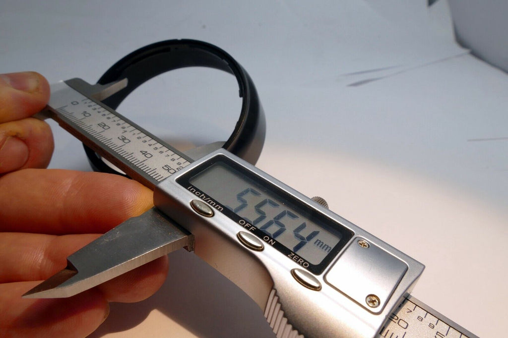 57.5mm ID Lens Hood Shade twist on type (unknown model)