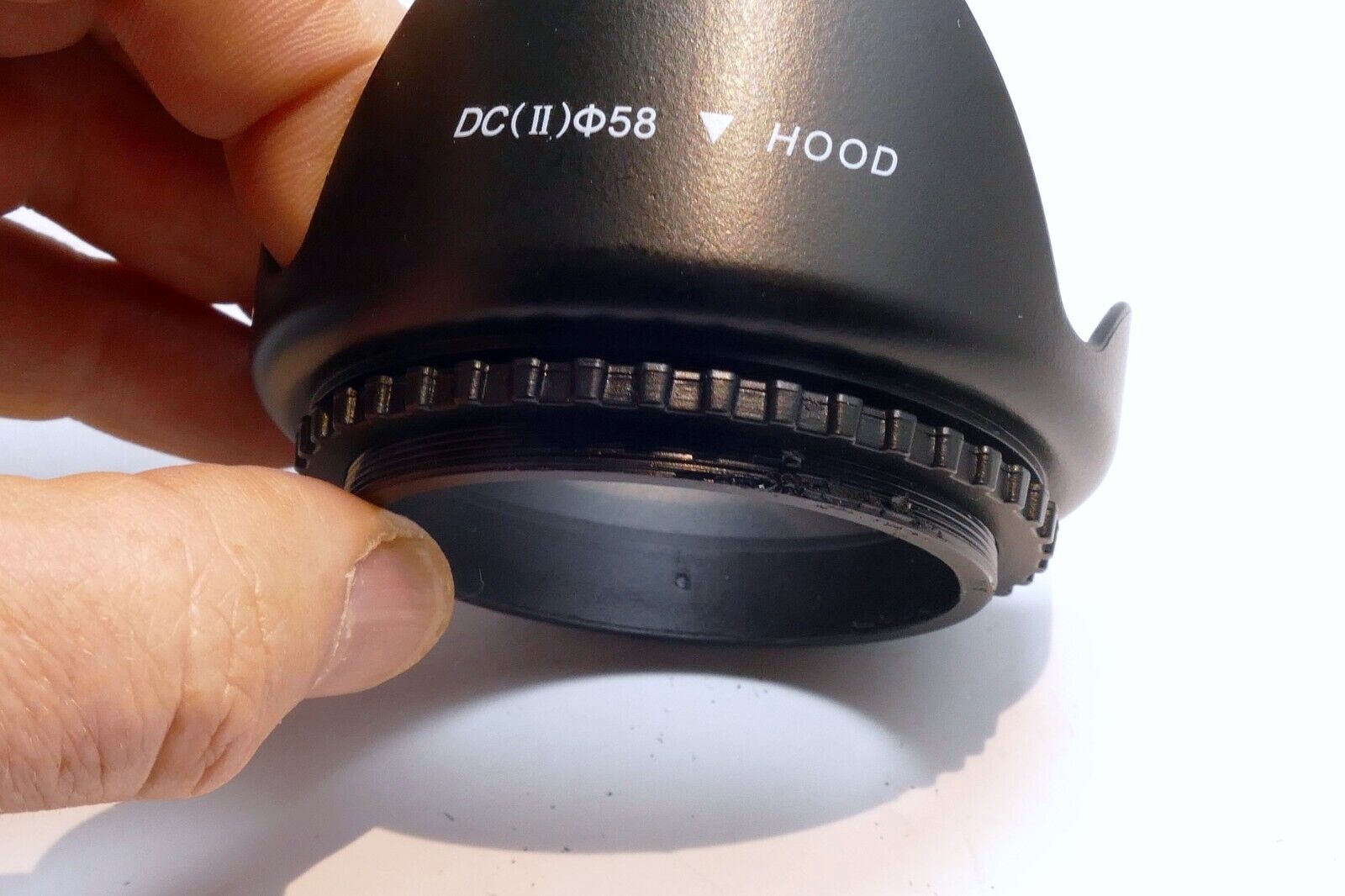 58mm Petal Lens Hood Shade   threaded screw flower tulip petal shaped
