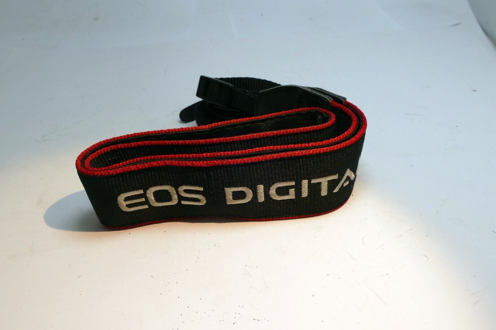 Canon EOS SLR Digital Camera Neck Shoulder Strap black-red  - Genuine OEM
