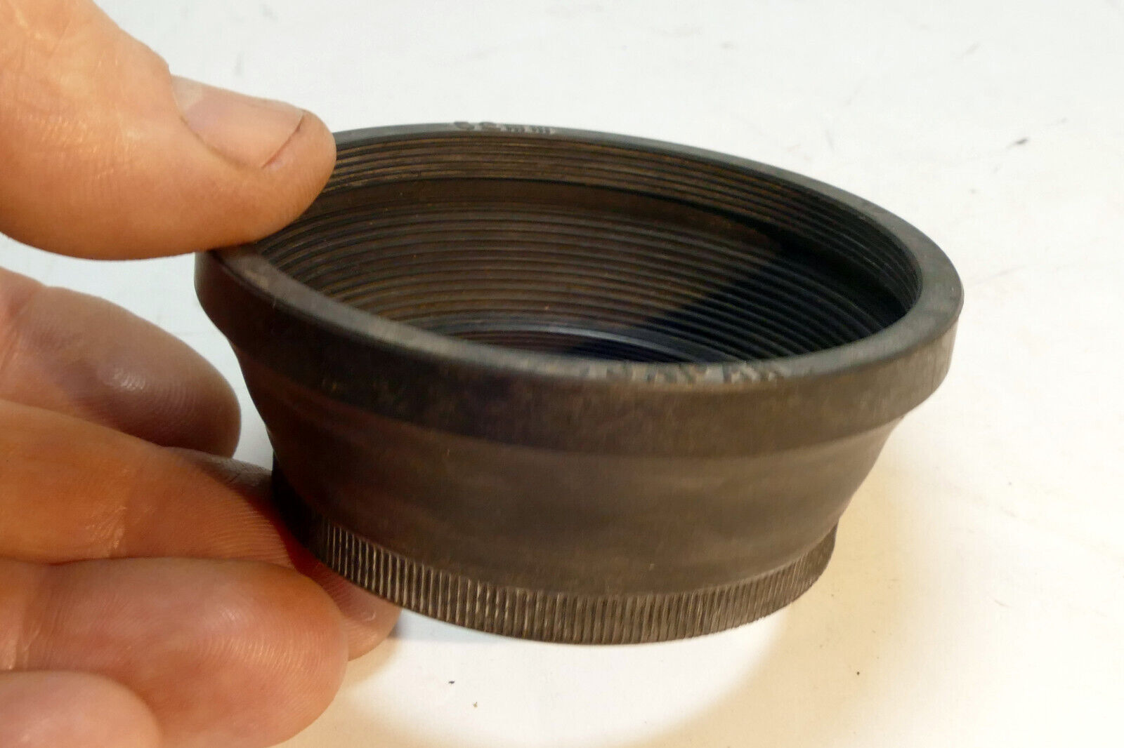 52mm  Lens Hood / Shade Rubber Collapsible threaded made in Japan