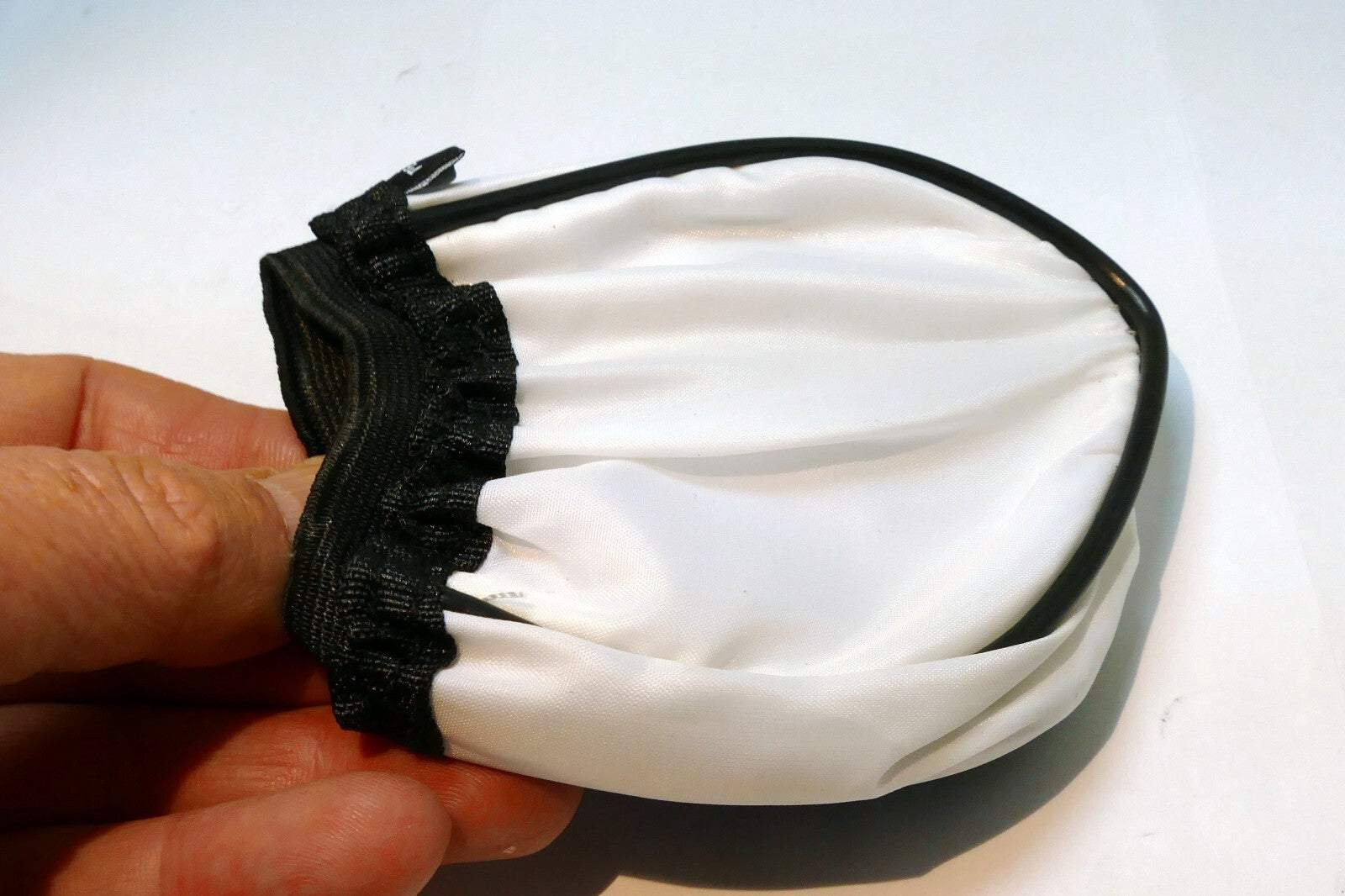 Universal Round flash Bounce light diffuser slip on type