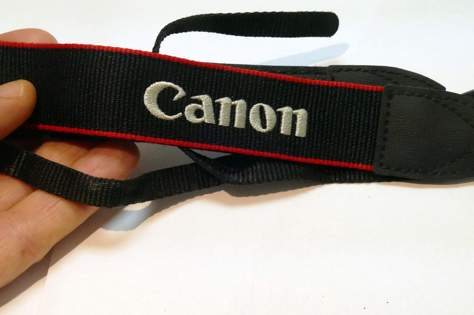 Canon EOS Digital Rebel Camera Neck Shoulder Strap Black /Red 1.2" narrow - OEM