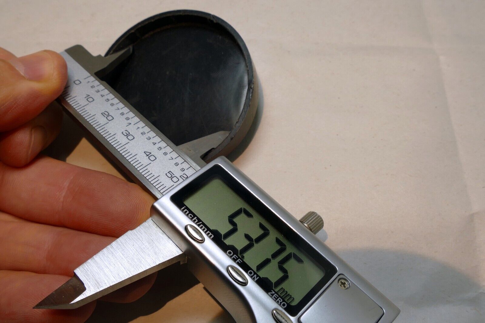 plstic 52mm lens front cap slip on type checkered